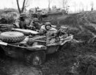Швиммваген уверенно преодолевает бездорожье. Украина, ноябрь 1943